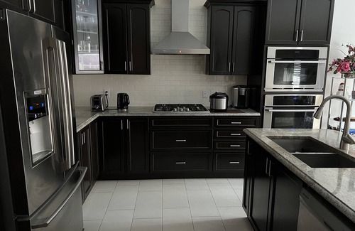 Brampton House | Executive 4 Bed 3.5 Bath full house