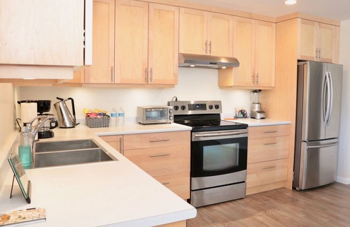 Terrace Condo | Executive Condo On The Bench In A Convenient Location.