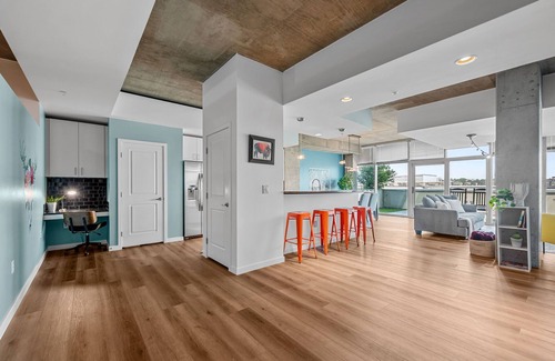 LoDo Condo | Executive Downtown Denver Condo - Amazing Views - Gym - Dog Friendly