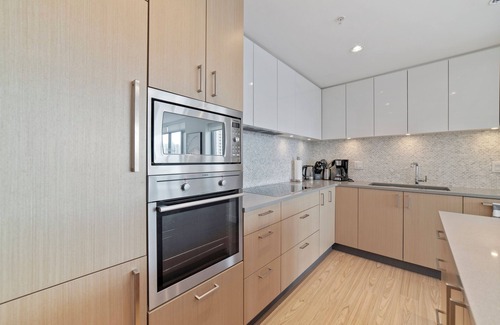 Downtown Victoria Apartment | Executive Haven: Luxe Condo in Downtown Oasis