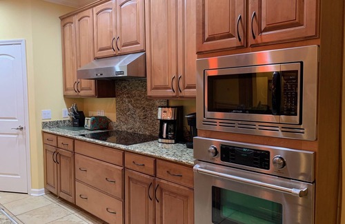 Mossy Oaks House | Executive-home retreat with upscale features (entire house)