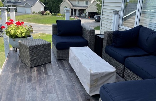 Lakeville House | Executive Home with every amenity, prime location