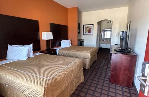 Pittsburg Hotel | Executive Inn and Suites