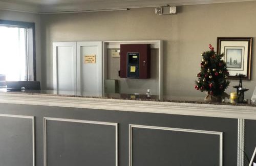 Beaumont Hotel | Executive Inn & Suites