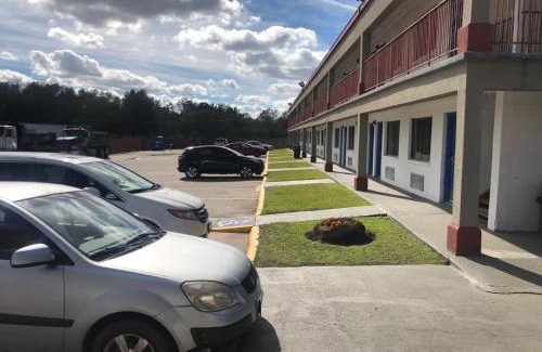 Beaumont Hotel | Executive Inn & Suites