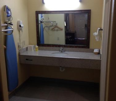 Dayton Hotel | Executive Inn