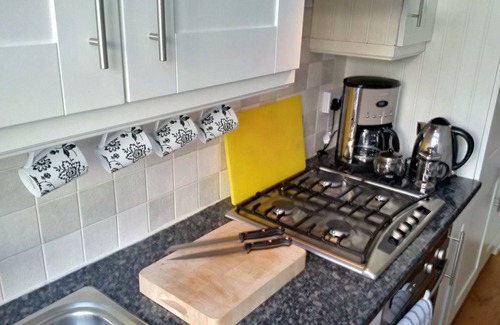 Holland Park Apartment | Executive Kensington Apartment for 2, free Hi-Speed WiFi, booking now for 2026