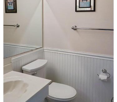 Hybla Valley House | Executive Private Room w bath near shopping