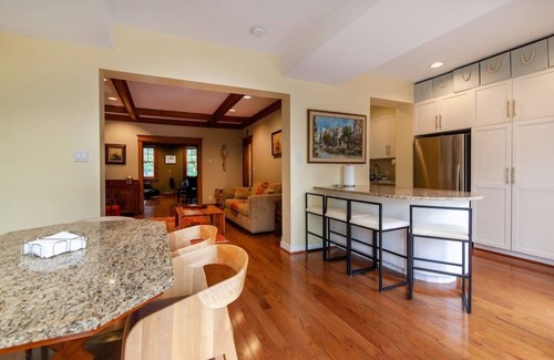 Mount Pleasant House | Executive renovated 3br/3b row house