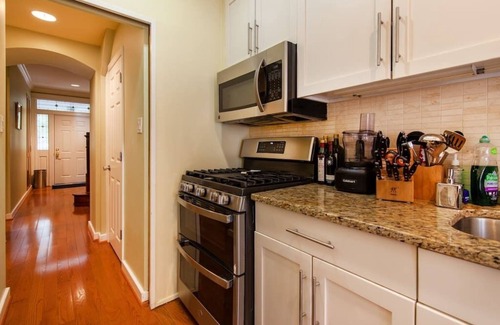 Mount Pleasant House | Executive renovated 3br/3b row house
