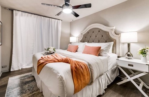 Lower Greenville Apartment | Executive, Resort Style Living in Center of Dallas