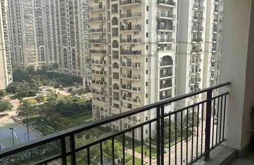 New Delhi Apartment | Executive Studio Apt in DLF Midtown West Delhin