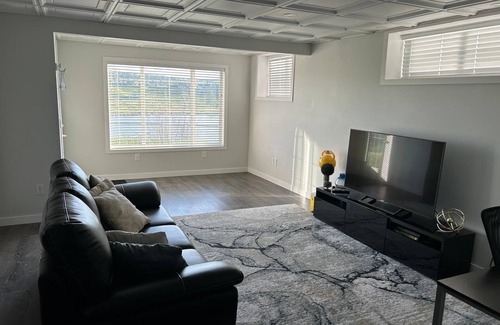 Evanston House | Executive Walkout Basement - Close to Banff