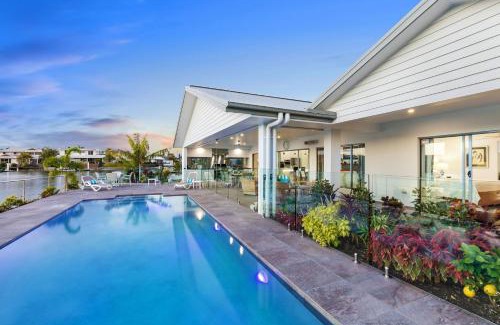 Mooloolaba House | Executive Waterfront Home