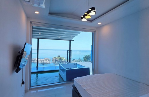 Yeongdeok House | Exit Full Villa