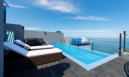 Yeongdeok Apartment | Exit Pool Villa