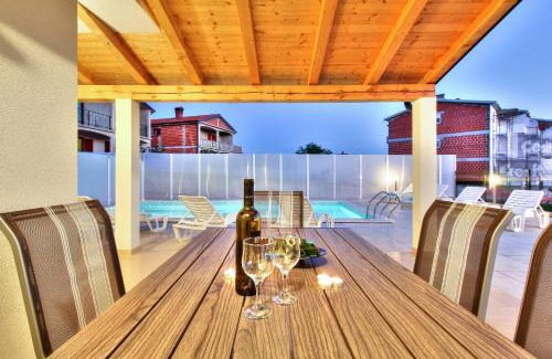 Plovanija Villa | Exklusive 4-Sterne-Villa Mare - WLAN - Pool - Grill