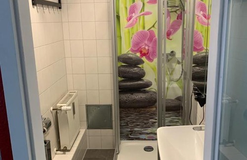 Perleberg Apartment | Exklusive Stadtwohnung am Elbradweg: Best-Preis-FEWO Rathausblick 1 für max. 3 Pers. inkl. WLAN, Prime Video & Self Check-In