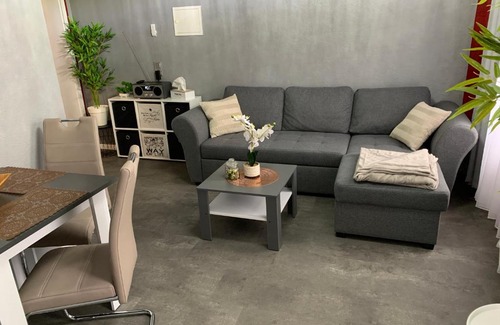 Perleberg Apartment | Exklusive Stadtwohnung am Elbradweg: Best-Preis-FEWO Rathausblick 1 für max. 3 Pers. inkl. WLAN, Prime Video & Self Check-In