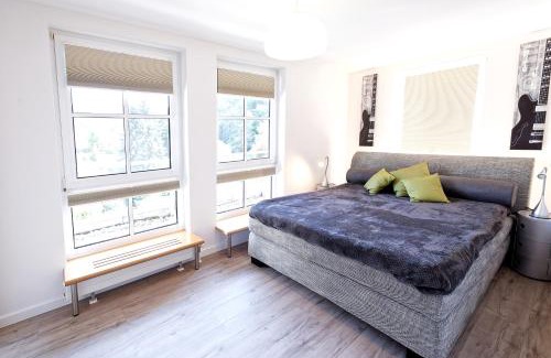 Kulmbach Apartment | Exklusives Penthouse mit Dachterrasse, hochwertig ausgestatteter Küche mit Dampfgarer, inklusive 2 Stellplätze und Fahrradgarage