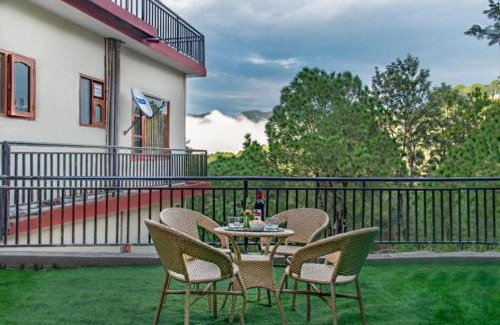 Dharampur Apartment | Exotic Stays I The Pine Trails I Serviced Apartments I Toy Train View I Best Seller I Guaranteed Best Price I Kasauli