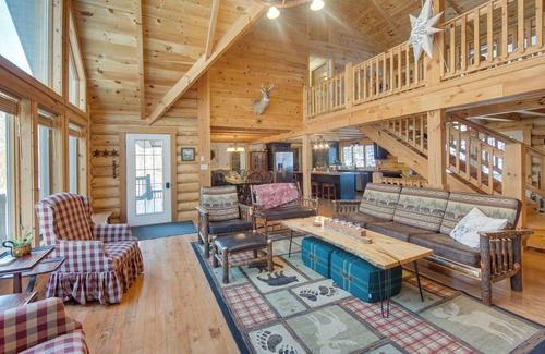 New Providence House | Expansive Group Getaway: 11 Mi to Lancaster!