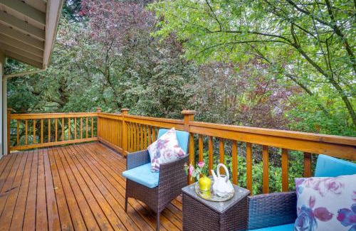 Lake Forest Park House | Expansive Lake Forest Park Home with Private Deck!