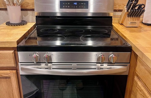 North Conway House | Expansive lodge| 9 Br | Indoor Pool | Sauna | Game Room | 3 Bath