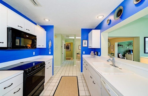 Harbor Bluffs House | Expansive water views at Belleair Beach - dock your boat, kayak, & have fun here