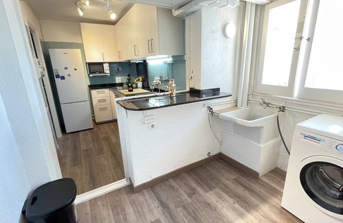 Canyelles Apartment | EXPECTACULAR 180° VIEWS, Pool, Best Quality Barbecue, Service, Parking.