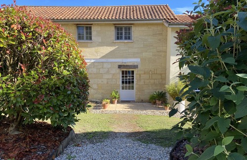 Saint-Caprais-de-Bordeaux Cottage | Experience Bordeaux's lovely country side on a winery only 25 min from Bordeaux