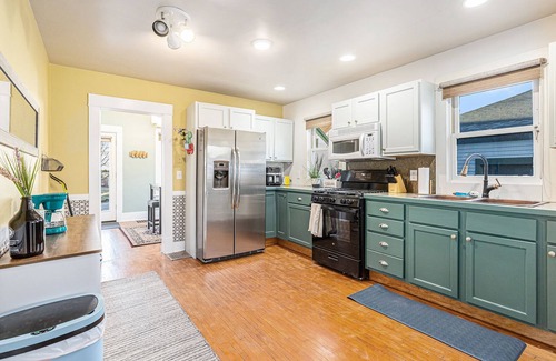 Easttown Apartment | Experience comfort, convenience, and charm in our lovely Carriage House.