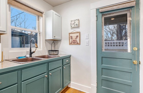 Easttown Apartment | Experience comfort, convenience, and charm in our lovely Carriage House.