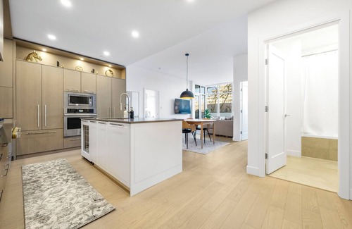 South Pandosy Condo | Experience Elevated Living with High-End Finishes and 5-Star Amenities