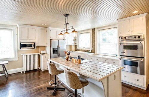 Tazewell House | Experience history in the Etta V