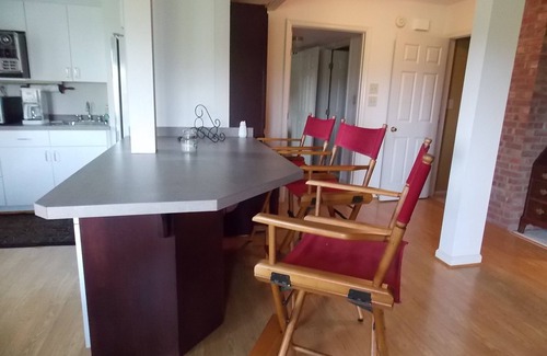 Georgetown Apartment | Experience horse park fun , the Bourbon Trail and a golf course out your door!