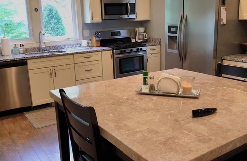 Oostburg House | Experience Lake Michigan views from your cozy 3-bedroom retreat