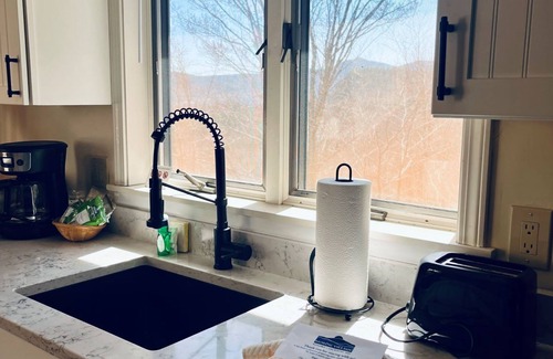 Bartlett Hotel | Experience Luxury and Valley Views in Entleback's Renovated Two-Bedroom Loft Condo