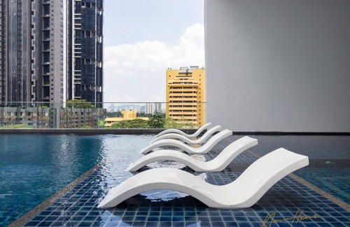 Kuala Lumpur Apartment | Experience Modern Comfort: 2Bedroom/2Bathroom with Balcony [Nowhere]