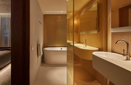 Nolita Hotel | Experience NYC Comfort in a Beautiful One-Bedroom Suite with Views