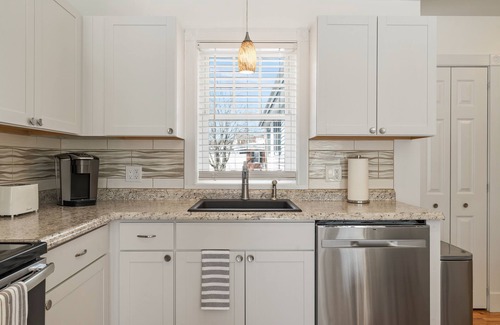 Southern Coast Apartment | Experience Saco in Style: Elegant, Newly Upgraded Home
