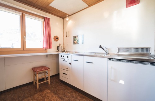 Amden House | "Experience Serenity and Adventure in Our Charming Chalet Engihalde!"