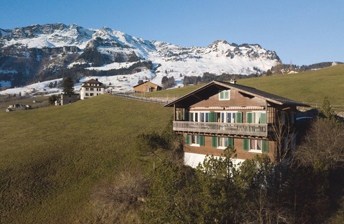 Amden House | "Experience Serenity and Adventure in Our Charming Chalet Engihalde!"