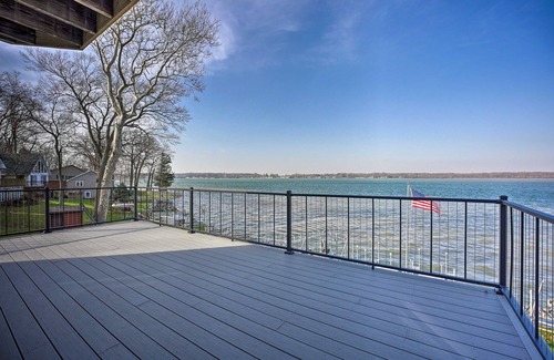 Albion House | Experience serenity at our lakeside retreat
