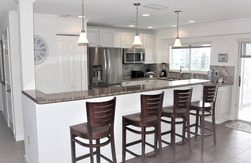 Siesta Key Condo | Experience Siesta Key Beach at Jamaica Royale 504 – Your Perfect Beach Escape!