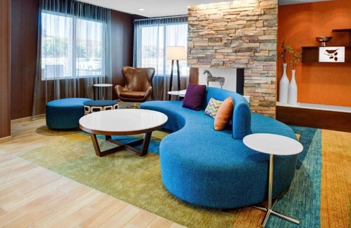 Hollister House | Experience the best of Hollister CA. Pool, WiFi & Gym