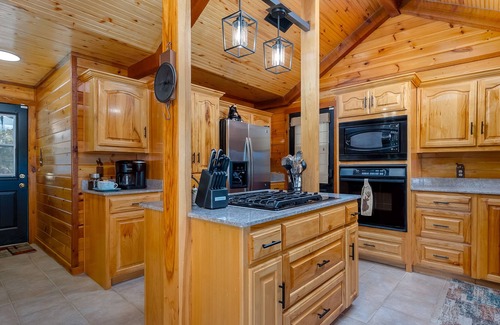 Muenster Cabin | Experience the Majesty of Nature with a Breathtaking Sunset!