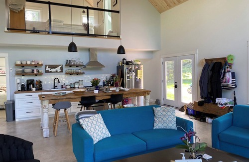 Anglo Rustico Cottage | Experience the North Shore