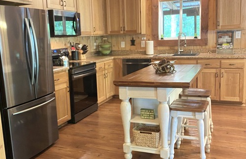 Spencer Cabin | Experience the peaceful Wooded Retreat Cabin - 300 private acres -security gate