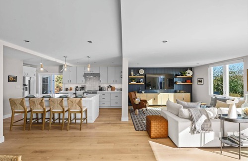 El Granada House | Experience the Pinnacle of Coastal Living at Harbour House